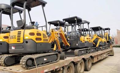 恒特挖掘機再次交付15臺微型挖掘機，助力客戶高效作業